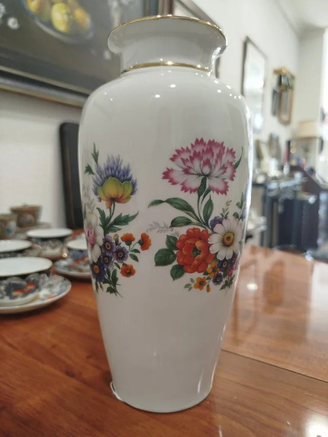 Jarrón de porcelana con flores multicolor
